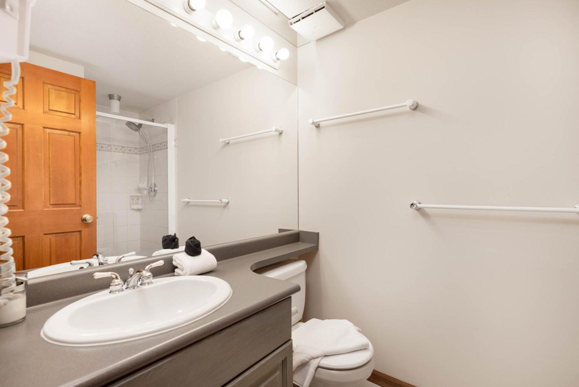 Stoney Creek Sunpath By Whistler Premier Apartment ภายนอก รูปภาพ